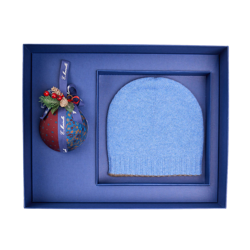 CHRISTMAS BOX WITH LIGHT BLUE CASHMERE BEANIE