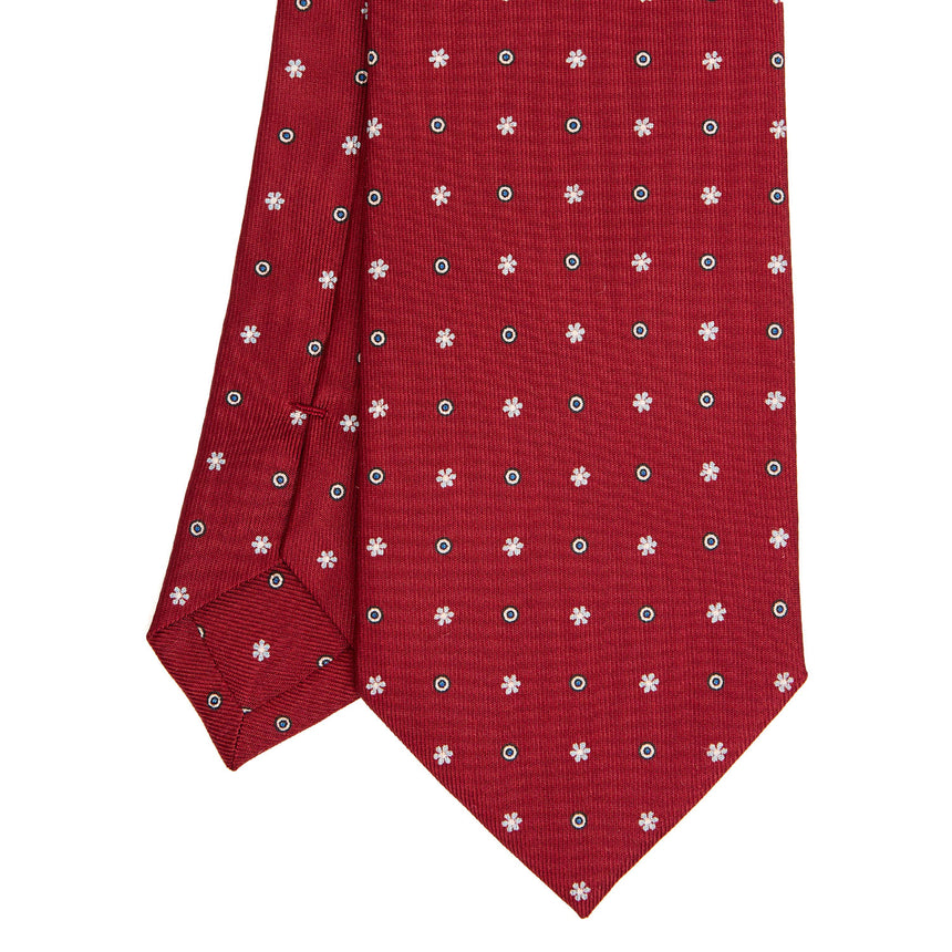 burgundy_classic_silk_tie_small_flower_pattern_tip_detail