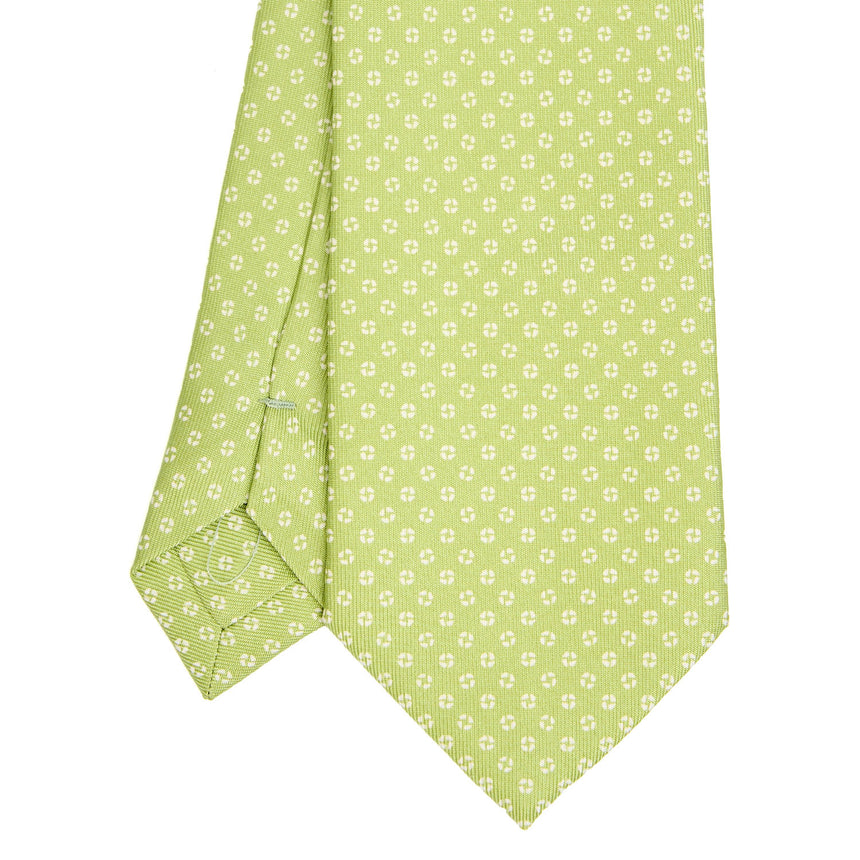 light_green_sartorial_classic_silk_tie_small_flower_pattern_tip_detail