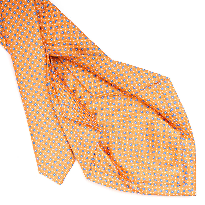 orange_5_fold_sartorial_silk_tie_small_flower_pattern_detail_of_the_back_pleats