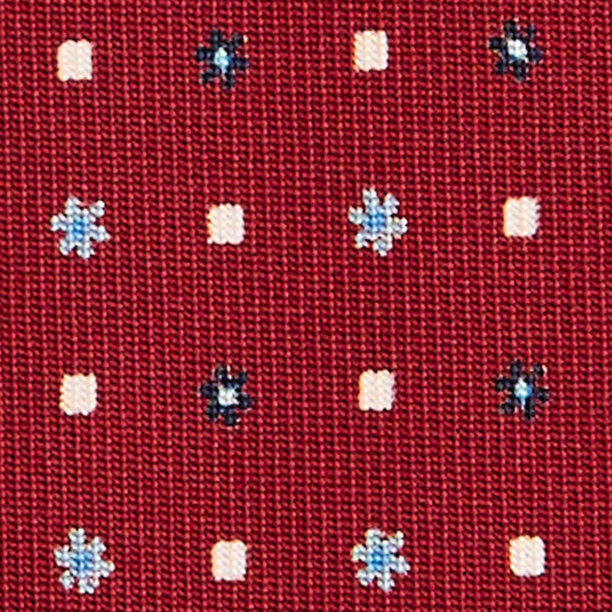burgundy_sartorial_7_cm_silk_tie_small_flower_pattern_fabric_detail