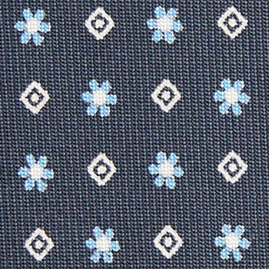 dark_grey_sartorial_7_cm_silk_tie_small_flower_pattern_fabric_detail