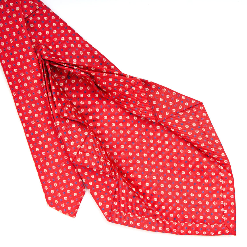 red_9_fold_sartorial_silk_tie_small_flower_pattern_detail_of_the_back_pleats