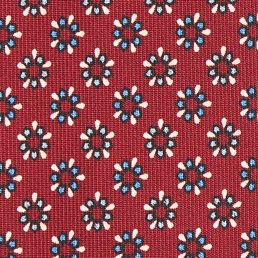 burgundy_9_fold_sartorial_silk_tie_small_flower_pattern_fabric_pattern_detail