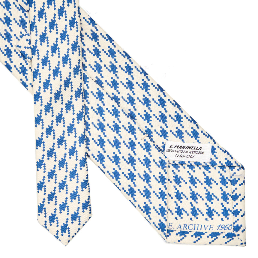 WHITE SILK TIE