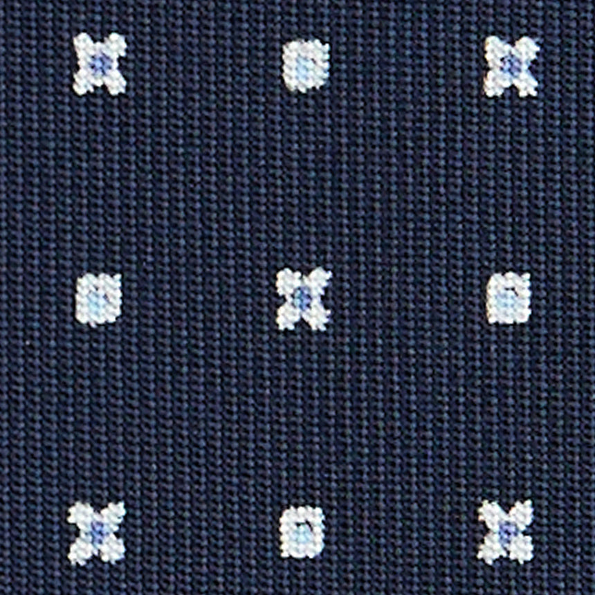 dark_blue_extra_long_sartorial_silk_tie_small_flower_pattern_fabric_pattern_detail