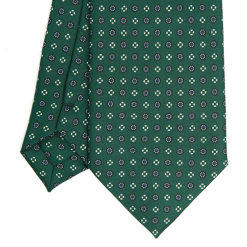 dark_green_extra_long_sartorial_silk_tie_small_flower_pattern_detail_of_the_back_pleats