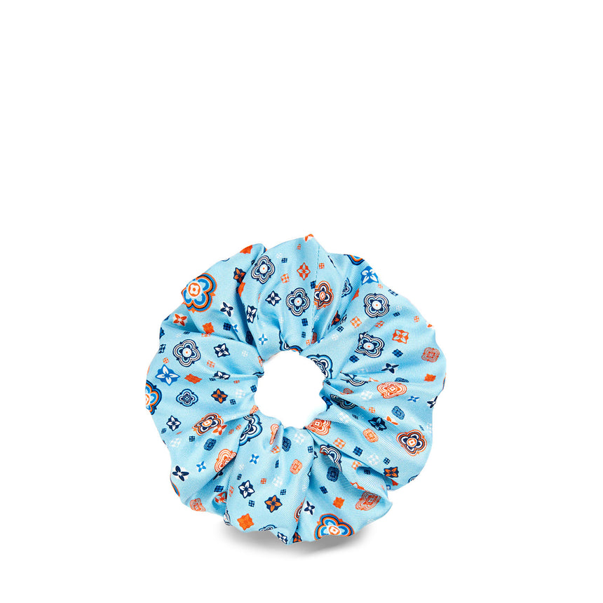 LIGHT BLUE SILK SCRUNCHIE