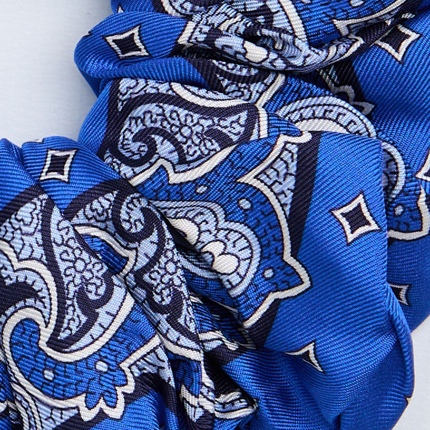 BLUETTE SILK SCRUNCHIE