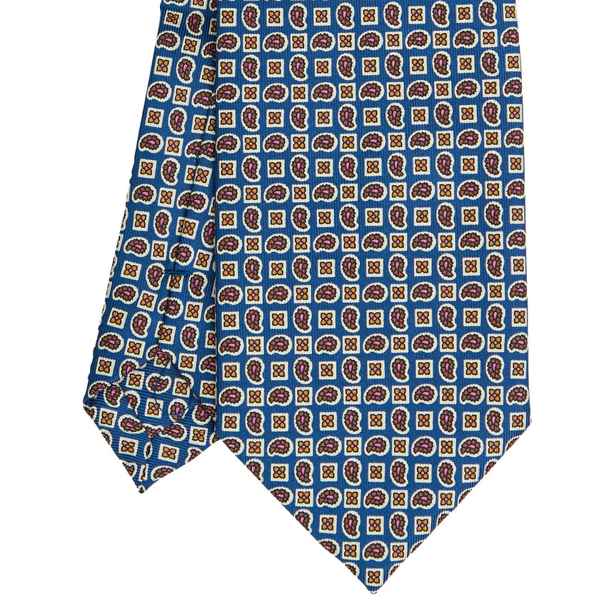 blue_extra_long_sartorial_silk_tie_paisley_pattern_detail_of_the_back_pleats