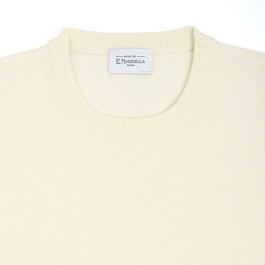 WHITE CREWNECK SWEATER