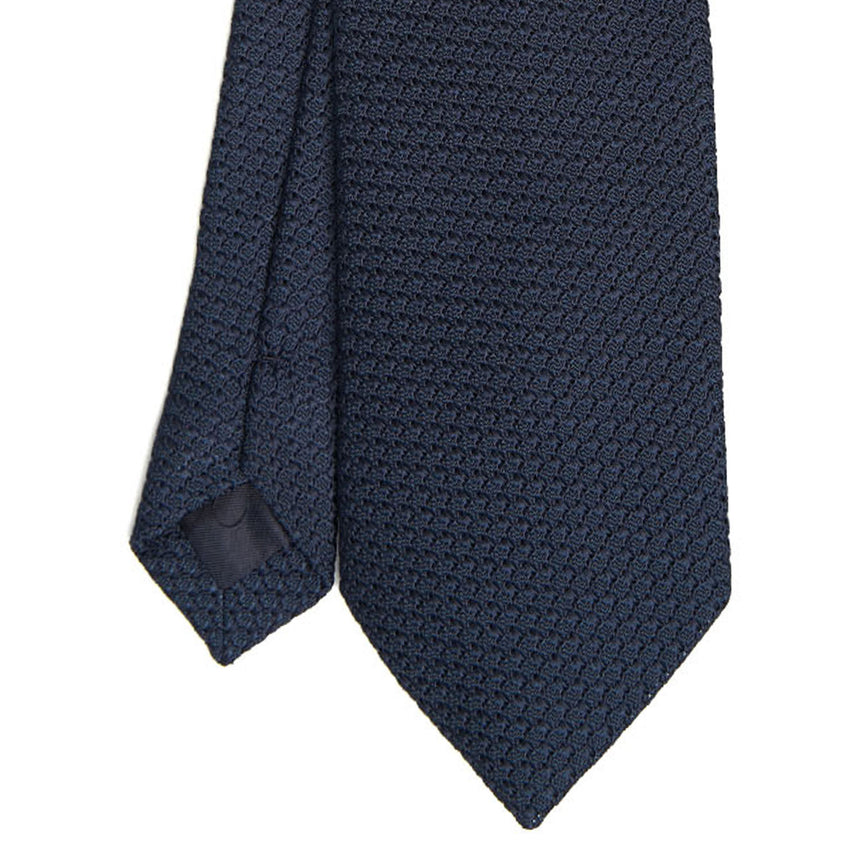 dark_blue_sartorial_tie_in_granadine_silk_tip_detail