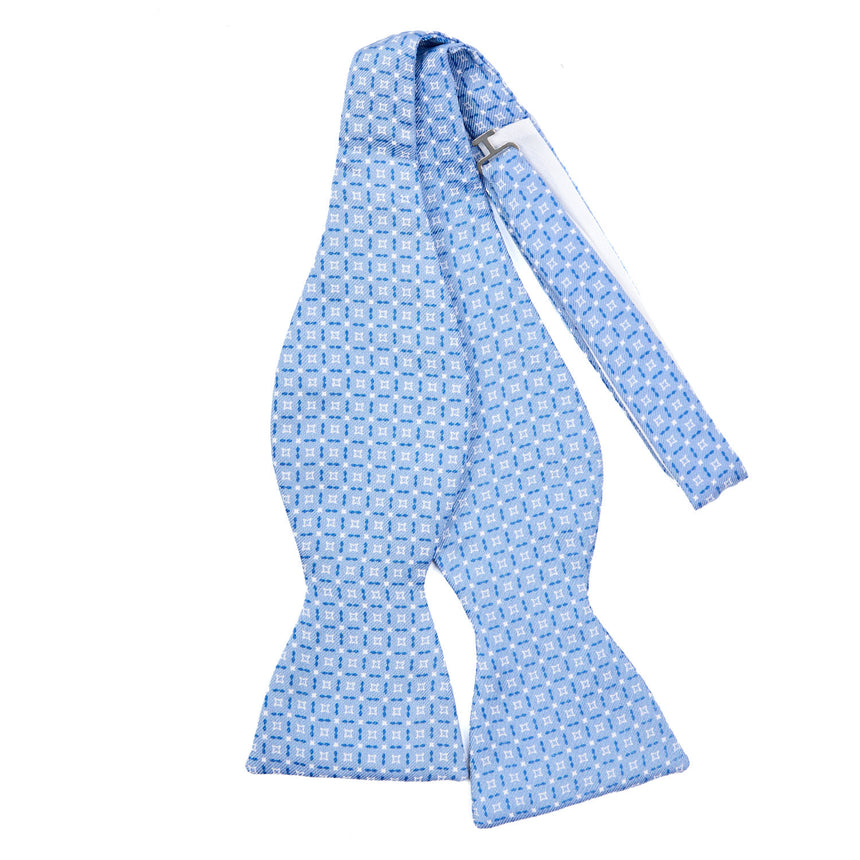 LIGHT BLUE SILK BOWTIE TO SELF-TIE