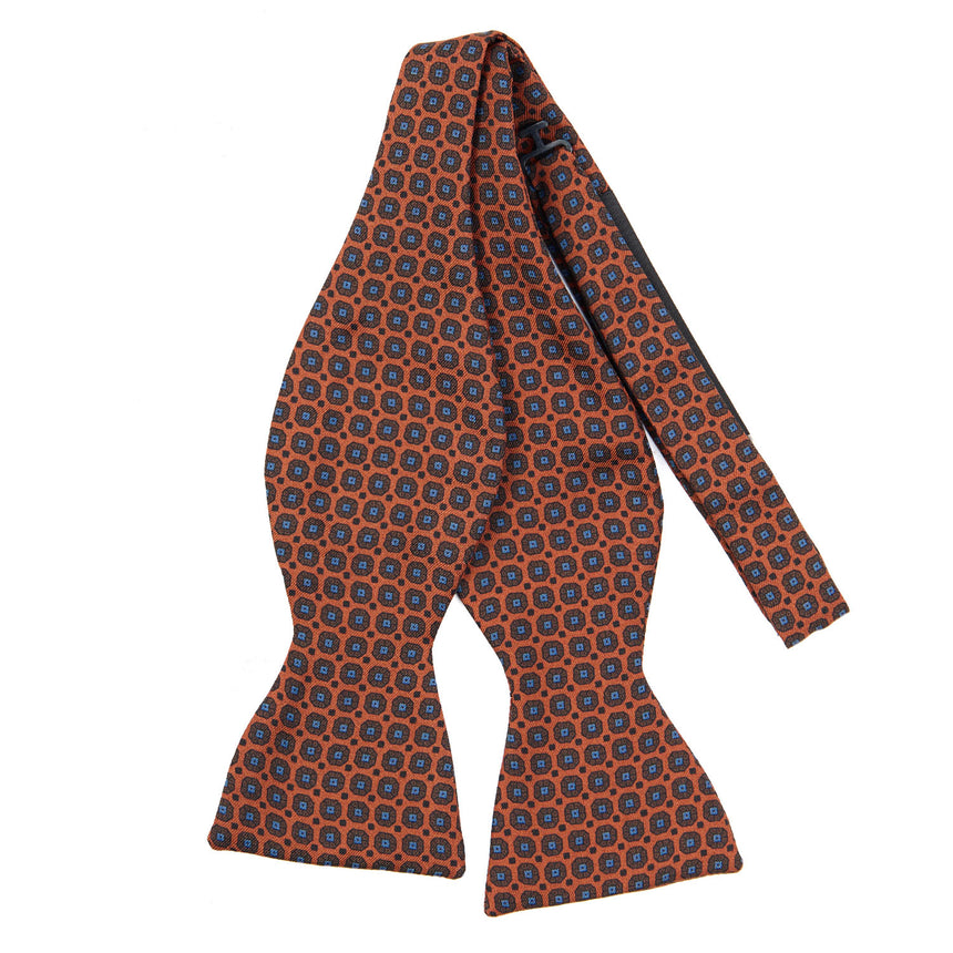 BROWN SILK BOWTIE TO SELF-TIE