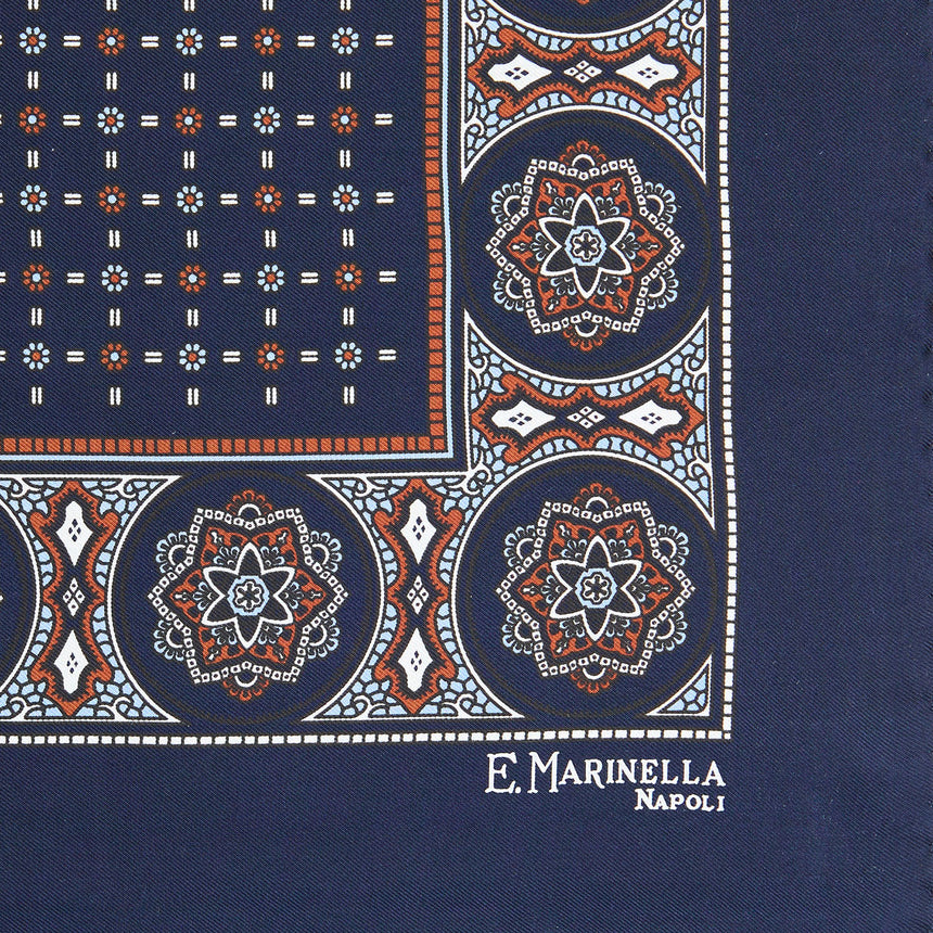 dark_blue_hand_printed_silk_pocket_square_small_flower_pattern_logo_detail_with_hand_rolled_hem