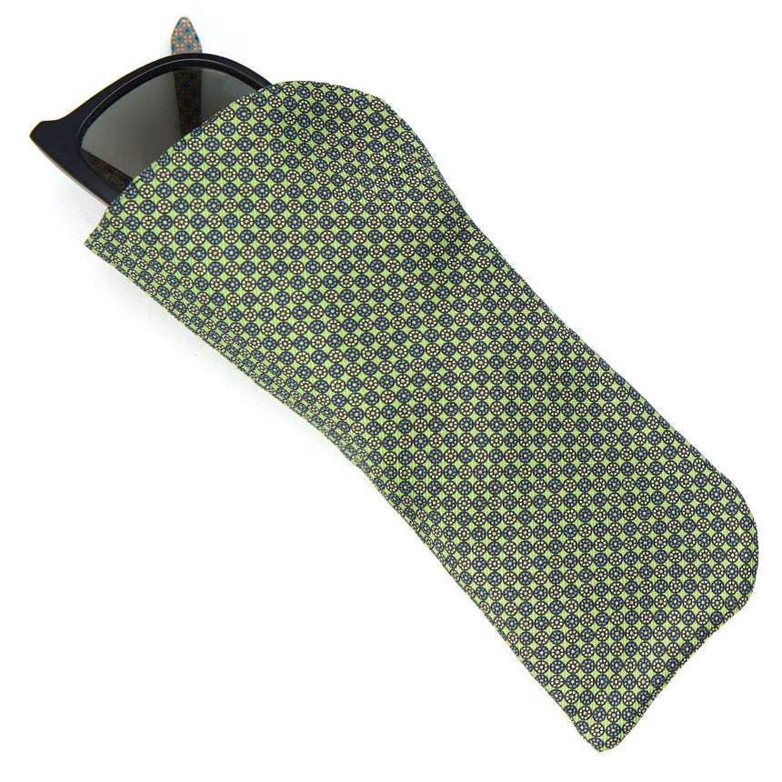 LIGHT GREEN GLASSES CASE