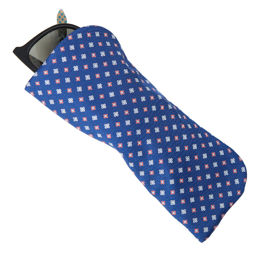 BLUE GLASSES CASE