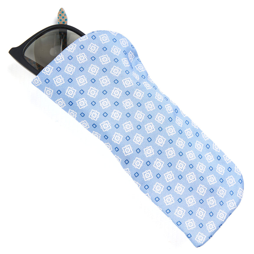 LIGHT BLUE GLASSES CASE