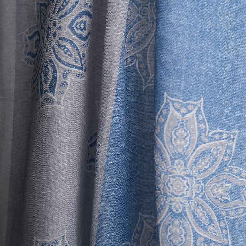 LIGHT BLUE COTTON AND LINEN SCARF