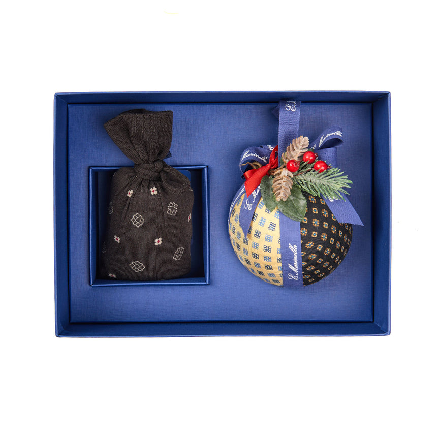 CHRISTMAS BOX WITH BROWN SOCKS