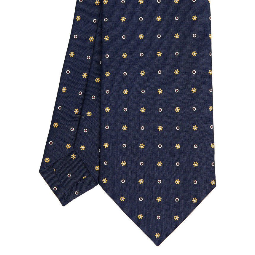 dark_blue_sartorial_classic_silk_tie_small_flower_pattern_tip_detail
