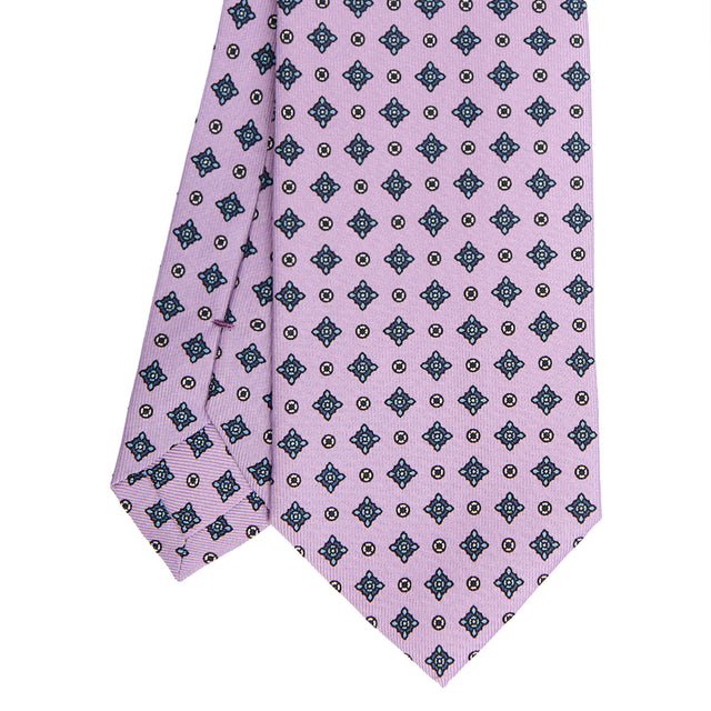 lilac_classic_silk_tie_small_flower_pattern_tip_detail