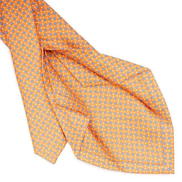 orange_5_fold_sartorial_silk_tie_small_flower_pattern_detail_of_the_back_pleats