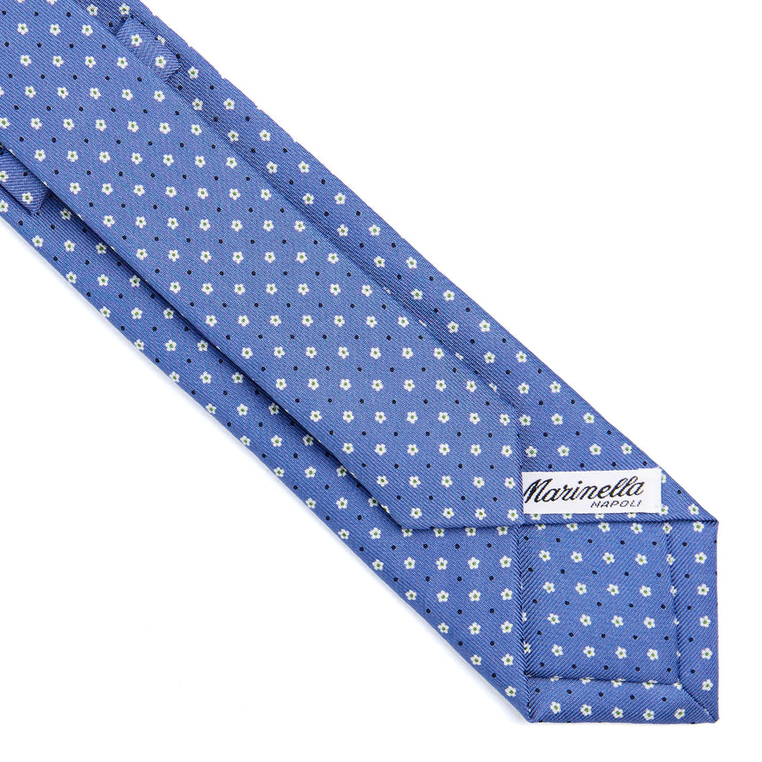 powder_blue_sartorial_7_cm_silk_tie_small_flower_pattern_back_detail