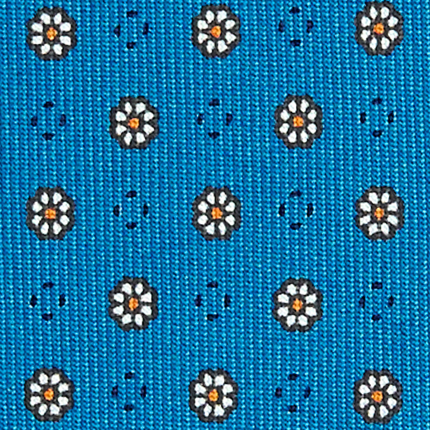 mid_blue_sartorial_7_cm_silk_tie_small_flower_pattern_fabric_detail