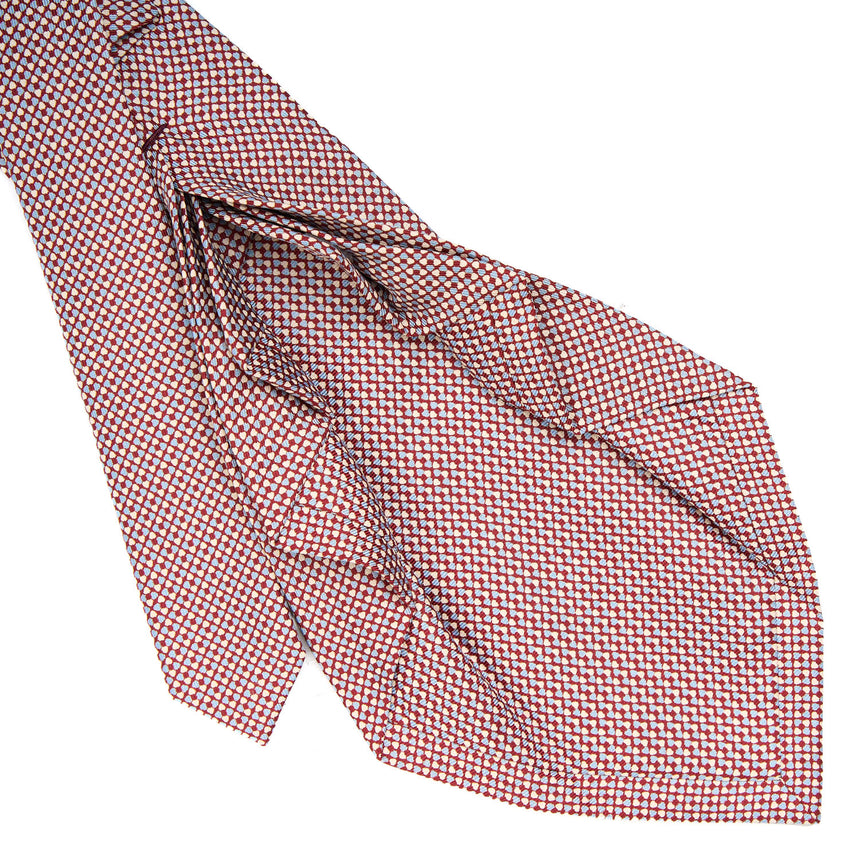burgundy_9_fold_sartorial_silk_tie_small_flower_pattern_detail_of_the_back_pleats