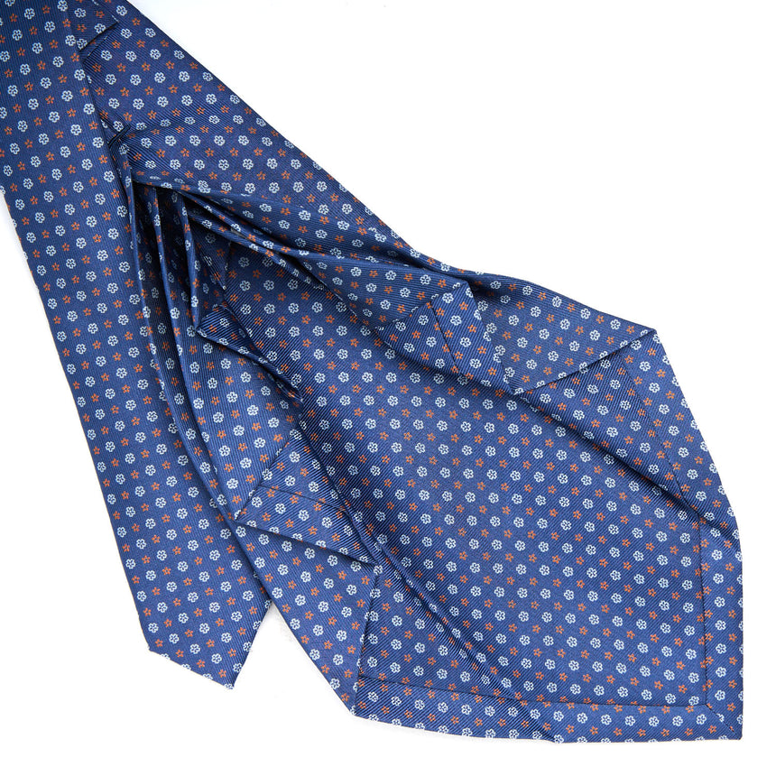blue_9_fold_sartorial_silk_tie_small_flower_pattern_detail_of_the_back_pleats