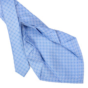 light_blue_9_fold_sartorial_silk_tie_small_flower_pattern_detail_of_the_back_pleats