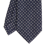dark_blue_classic_silk_tie_small_flower_pattern_tip_detail