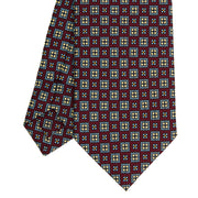 burgundy_classic_silk_tie_small_flower_pattern_tip_detail