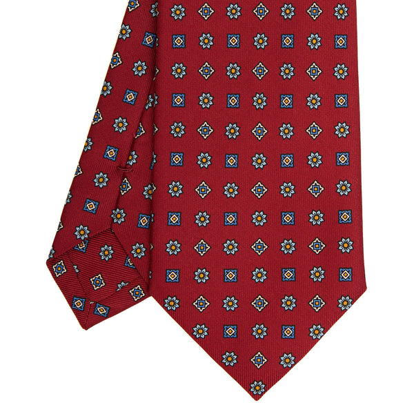 burgundy_classic_silk_tie_small_flower_pattern_tip_detail