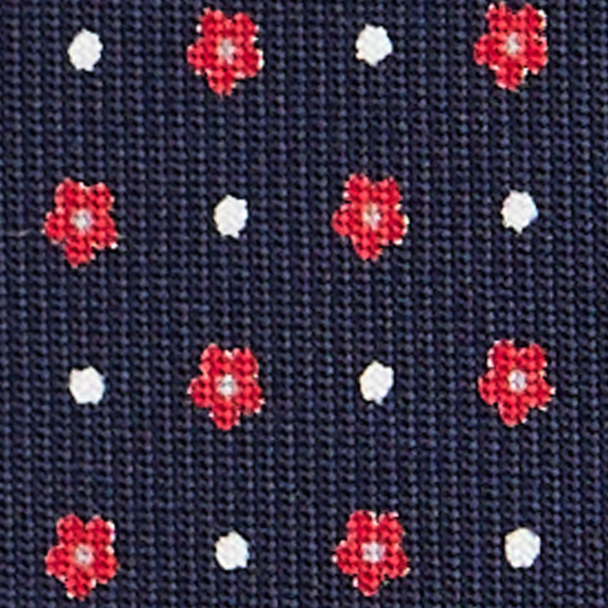 dark_blue_extra_long_sartorial_silk_tie_small_flower_pattern_fabric_pattern_detail