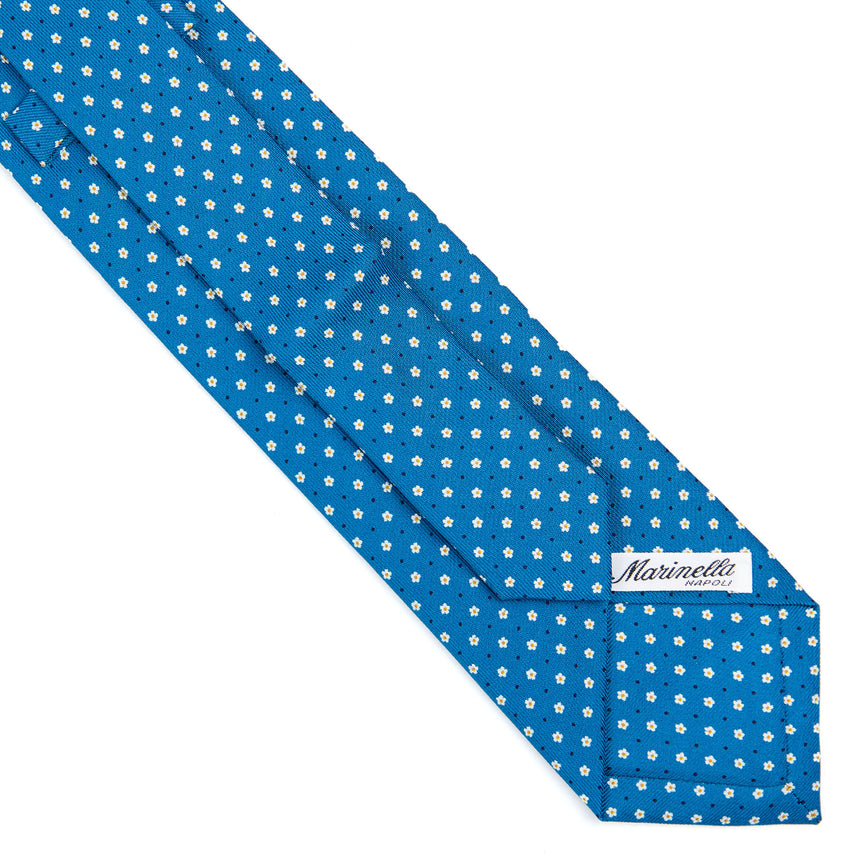 mid_blue_extra_long_sartorial_silk_tie_small_flower_pattern_fabric_pattern_detail