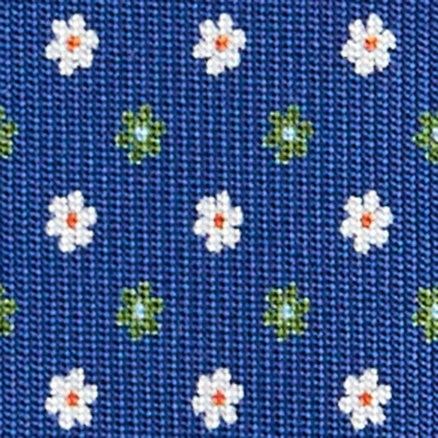 blue_extra_long_sartorial_silk_tie_small_flower_pattern_fabric_pattern_detail