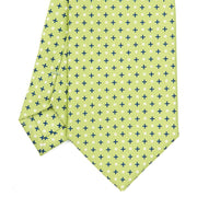 light_green_extra_long_sartorial_silk_tie_small_flower_pattern_detail_of_the_back_pleats