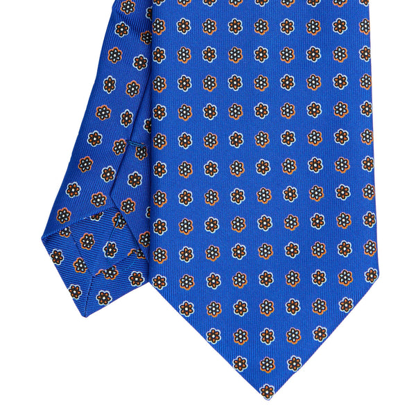 bluette_extra_long_sartorial_silk_tie_small_flower_pattern_detail_of_the_back_pleats