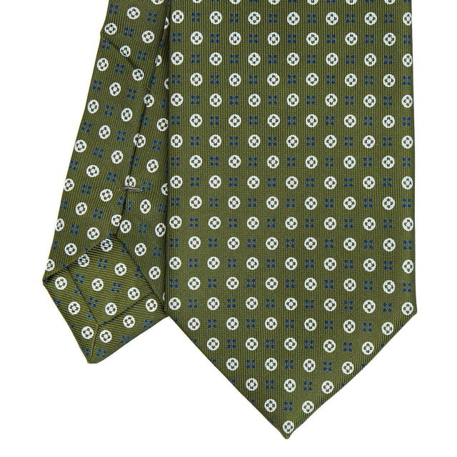 olive_green_extra_long_sartorial_silk_tie_small_flower_pattern_detail_of_the_back_pleats
