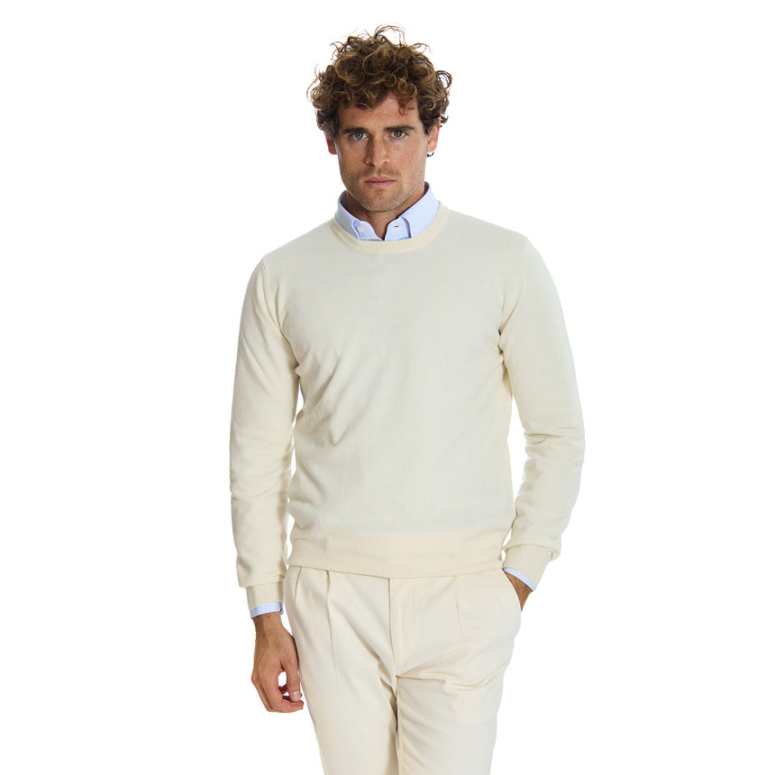 WHITE CREWNECK SWEATER