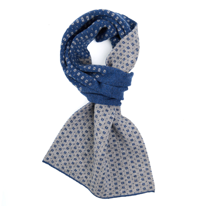 BLUE NECK WARMER WITH MICRO PATTERN