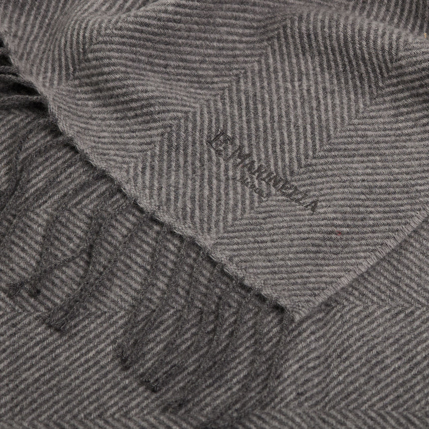 LIGHT GREY FRINGED SCARF