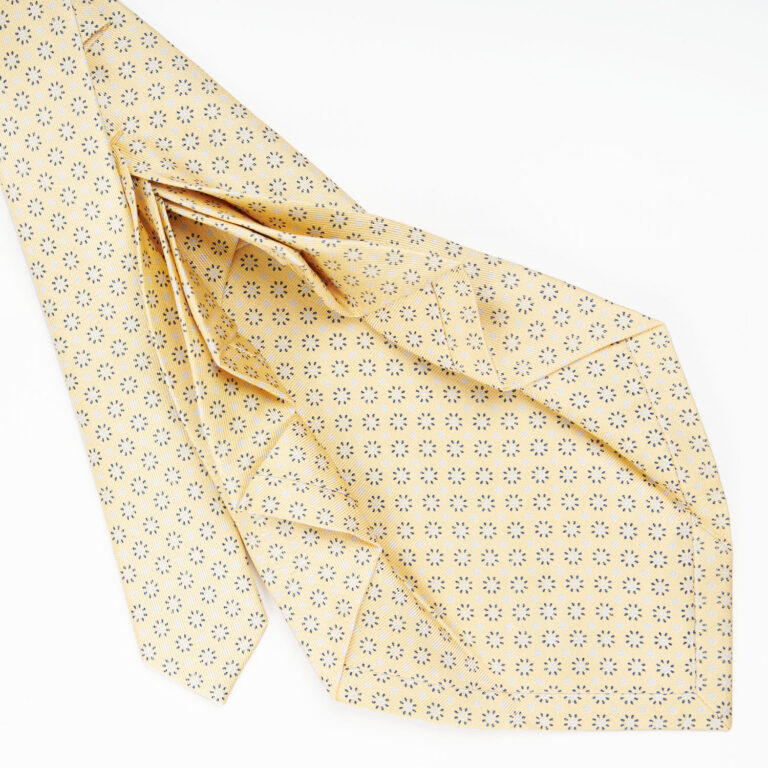 nine fold tie. _ cravatta 9 pieghe